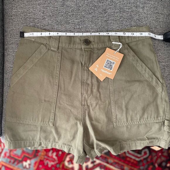 NWT Reformation Utility Shorts - Picture 10 of 12
